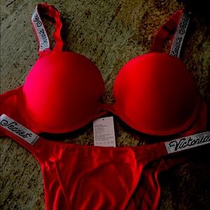 VS Rhinestone push-up set size 38c NWOT